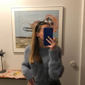 Fluffig tröja - Mysig fluffig tröja i blått. Från bikbok 