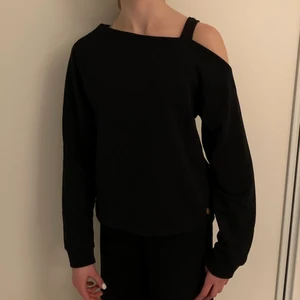Svart tröja  - Storlek 158/164, fint skick!