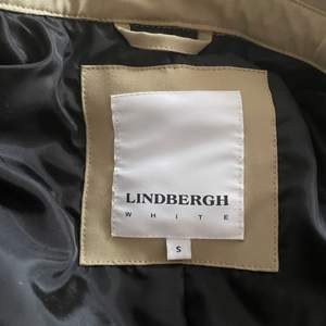 Säljer denna Lindesberg jacka, Den är In princip helt ny. Köptes som ny för 3000kr 