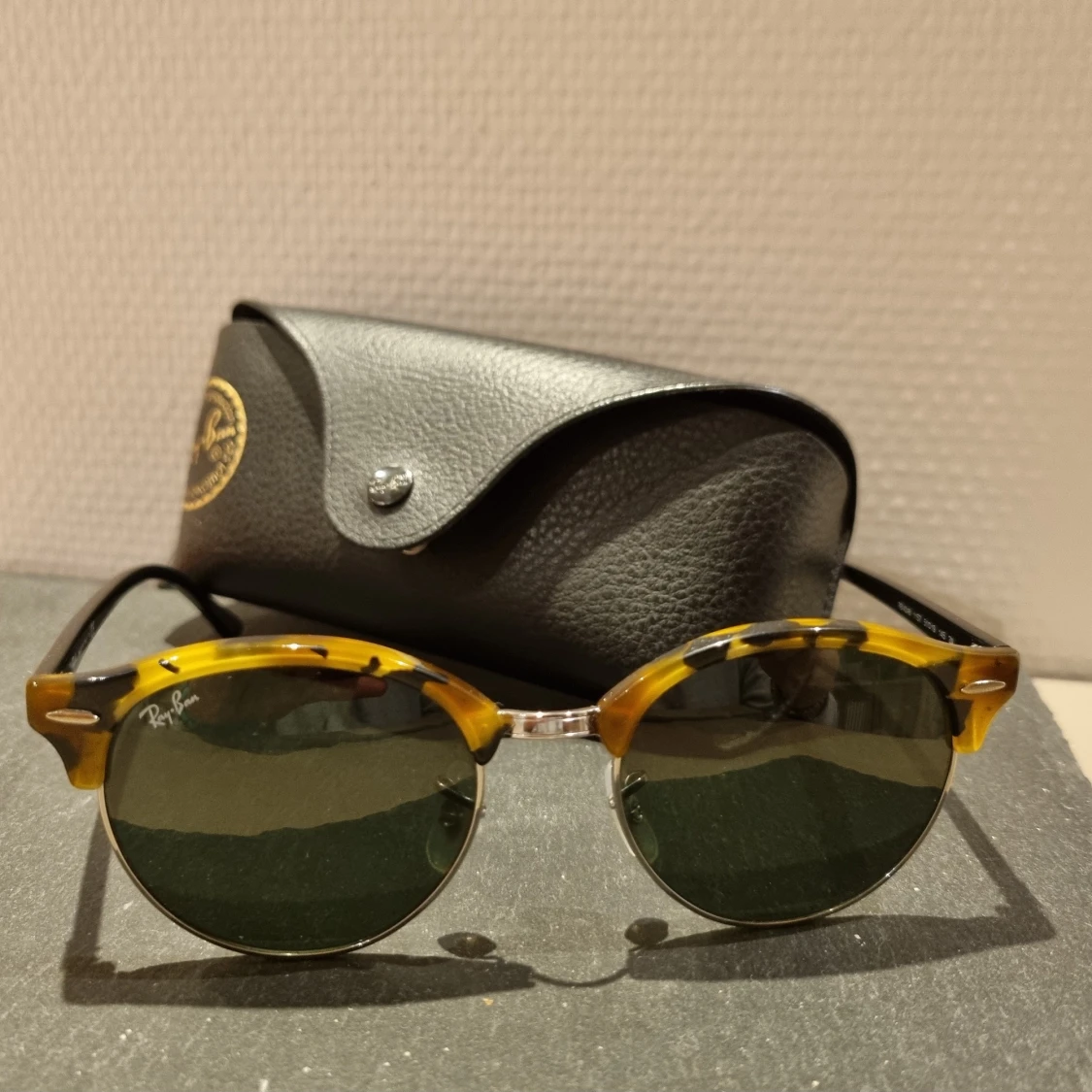 RayBan - 90