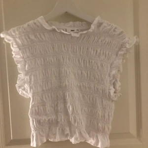 Topp ifrån mango - Säljer denna superfina toppen ifrån Mango💗💗 Passar xs-m 