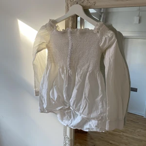 Offshoulder topp  - Vit offshoulder topp 