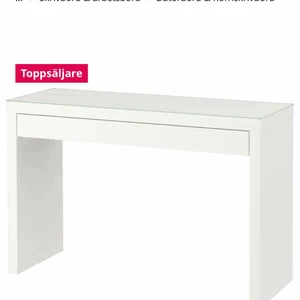 Ikea sminkbord - Super fint populärt sminkbord från IKEA, heter Malm. Till salu pga flytt! I jätte fint skick. Nypris: 1295:-. Hämtas i Stockholm. #sminkbord #skrivbord #smink #ikea
