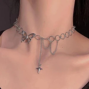 Halsband - Säljer ett helt nytt halsband som fortfarande ligger i förpackning.