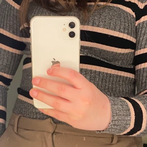 Randig tröja - Jätte fin tröja som tyvär inte kommer till användning ❤️