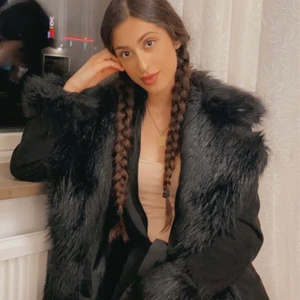 Jacka med päls  - Jätte fin jacka med päls! Köptes för över 1,5k säljer för 600kr 