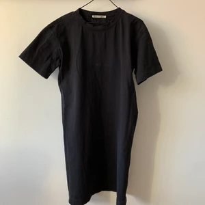 Acne Studios T-shirt dress - Acne Studios T-shirt dress, I’m 160 tall and the hem is just above my knee 😊 It’s pretty oversized, fits from S to L