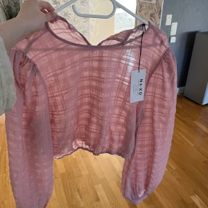 Blus från nakd - Blus från nakd. Aldrig använd! Frakt tillkommer!❤️