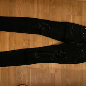 Slitna jeans - Jätte snygga slitna jeans ifrån Jack and jones