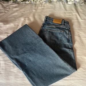 Jeans - Jeans från monki, inga defekter. Frakten är inräknat i priset