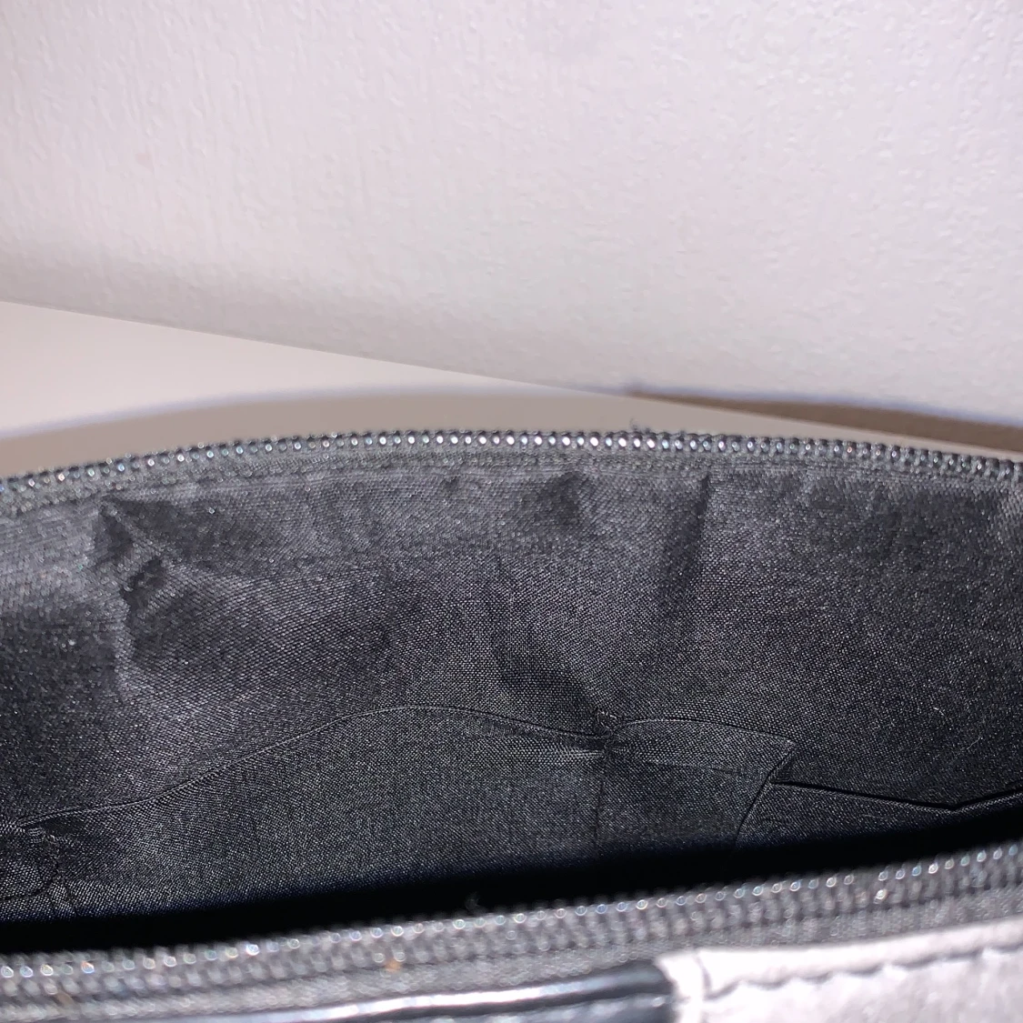 Svart och askgrå väska - 91