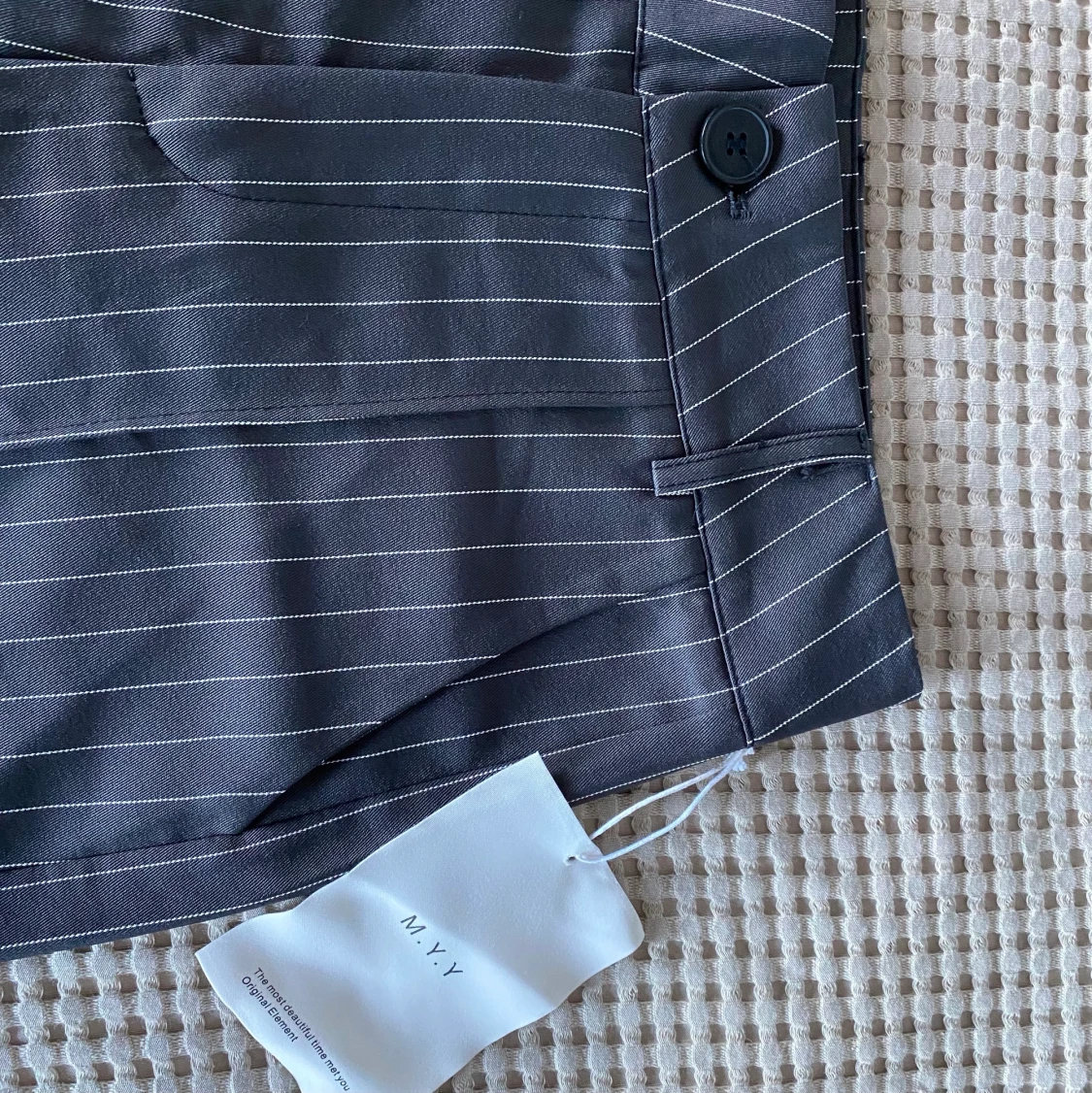 Randiga, grå kostymbyxor - 91