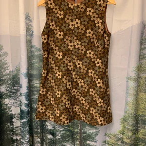 Vintage klänning 60-tal/70-tal - Miniklänning i 60-talsmodell. Ca strl 34-36