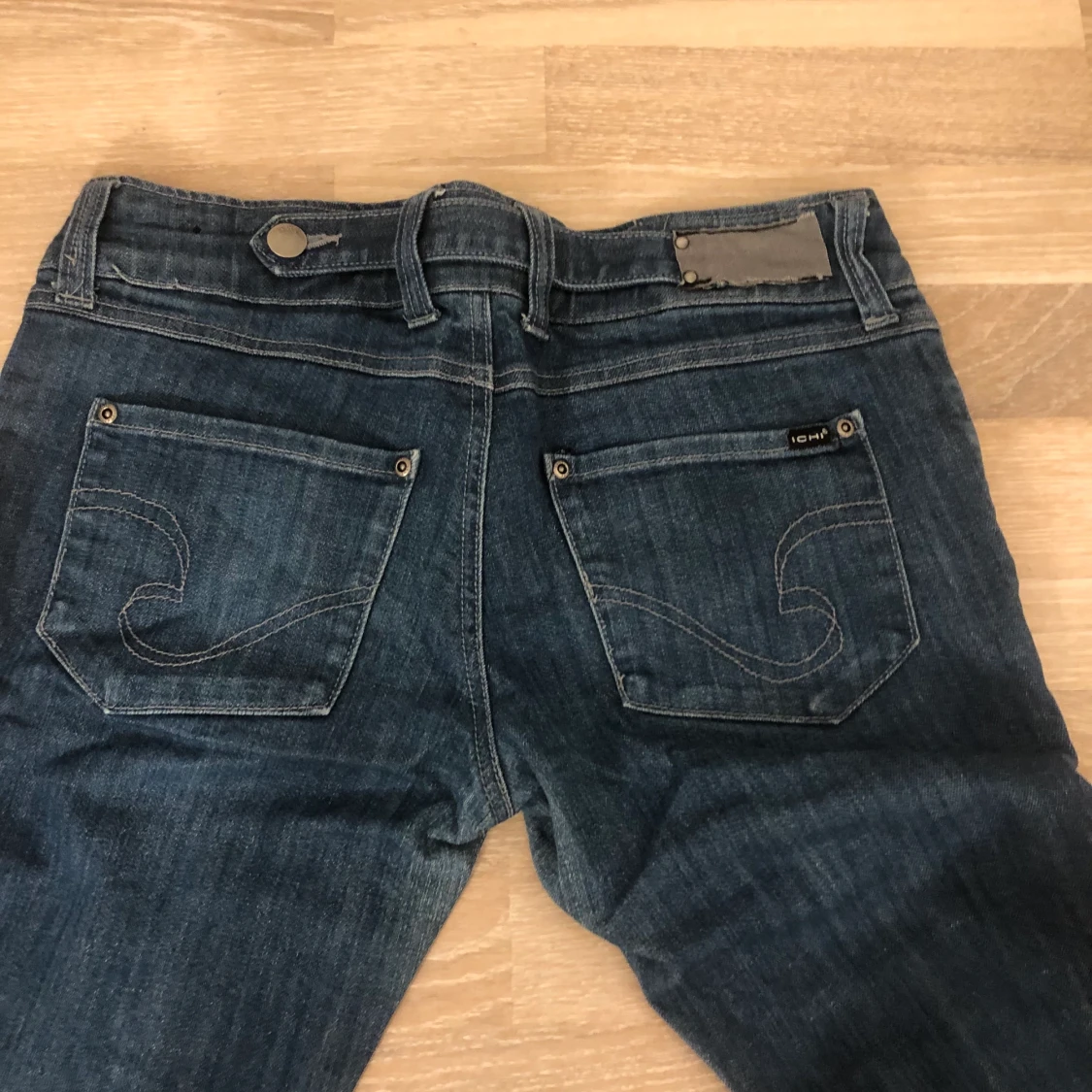 Kågmidjade jeans  - 91