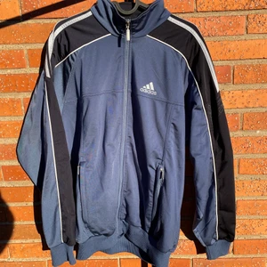 Adidas  - Adidas tracktop 💙🖤
