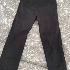 Puma träningsthights  - Tränings tights från puma i storlek M/38.