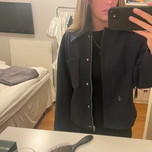 Nakd jacka  - Nakd jacka marin blå storlek 38 nästa helt oanvänd💕 BUDA i kommentarerna 