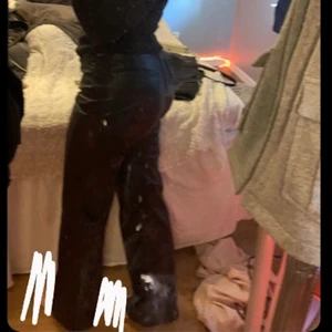 Skinnbyxor - Superfina skinnbyxor från hm i strl 36 men passar större och mindre, säljer då jag inte använder längre🤍