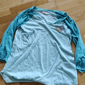 Tröja Hollister - 3/4 sleeves, gammal men bra skick, storlek m