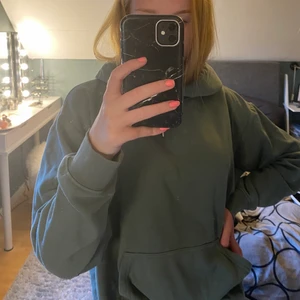 Grön hoodie💚💚 - Köparen står för frakten!!💓🌟