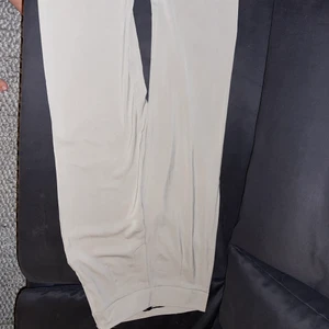 Kostymbyxor - Beige gråa från bikbok strl XS