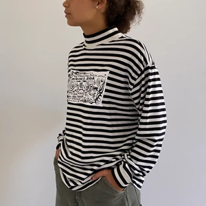 Eytys sweatshirt size M - Eytys sweatshirt that I’ve only worn once! Selling because it hasn’t come to use. In perfect condition💞 Size tag says S-M but would fit a size L too!😊