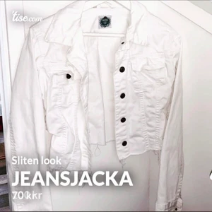 Jeansjacka - Vit jeansjacka, sliten stil, super skön o fin, skriv för fler bilder 💞