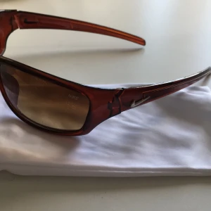 Nike solglasögon  - Nya och oanvända solglasögon från Nike 