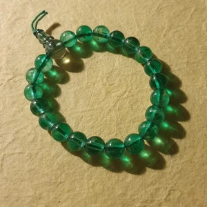 Armband grönt - Säljer över 100 plagg! 🤩 Stor mängdrabatt när du köper fler saker! 🤑 Vänta inte för länge då jag flyttar i slutet av September och gör mig av med allt! 