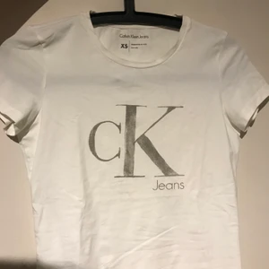 Calvin Klein T-shirt - En helt oanvänd t-shirt från Calvin Klein