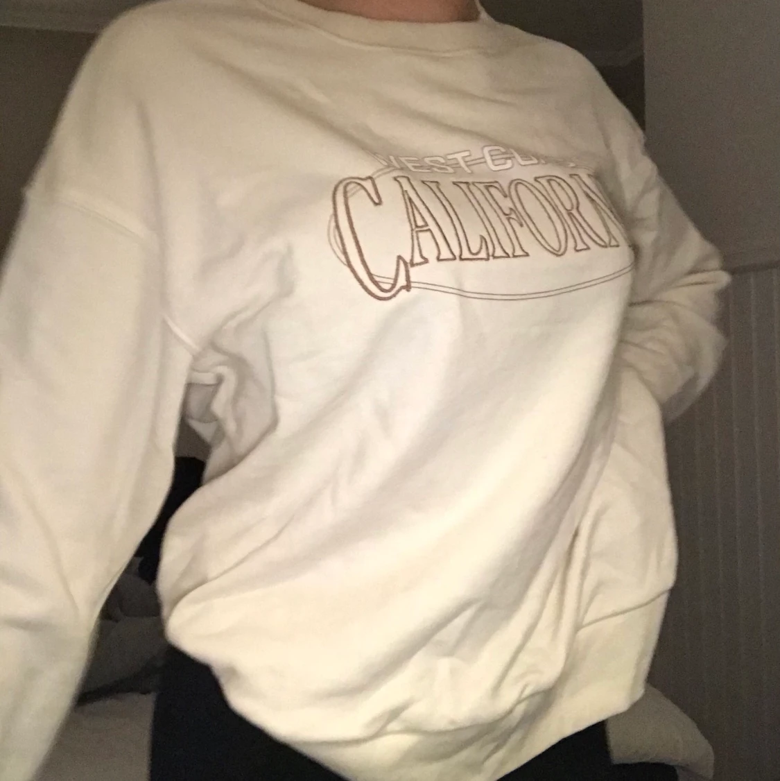 Krämvit sweatshirt med California tryck🙌🏼 - 90