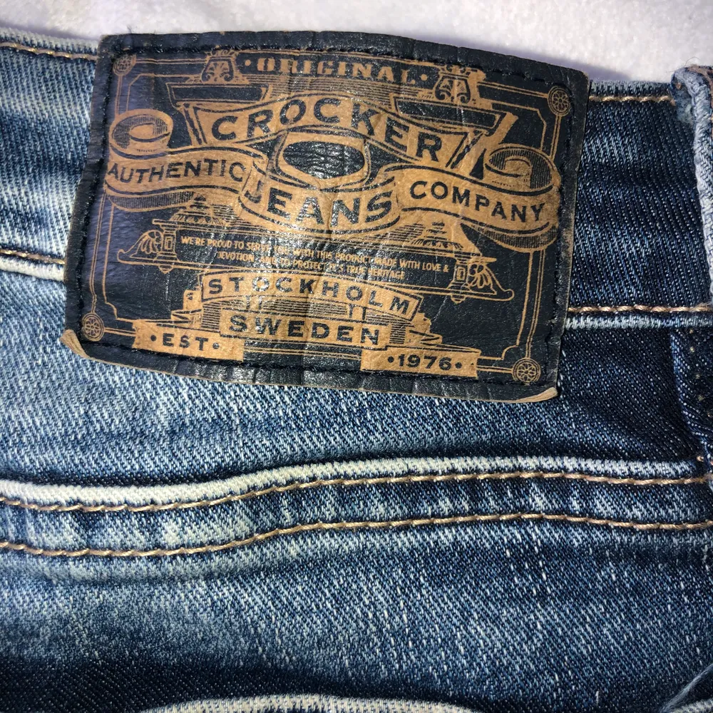 Crocker jeans i storlek W27 L31! Style: Pep boot Fit:Skinny. Skulle säga att dem är lågmidjade! Använda ett par gånger! Super sköna och bra material! Bootcut!!               Säljer för 300kr inkl frakt! Kan även mötas upp i Linköping . Jeans & Byxor.