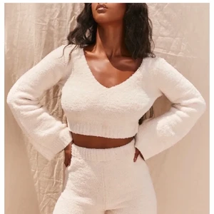 Oh polly set  - Säljer detta det från ohpolly helt nytt med lappar och papper och allt på! Säljer då jag gått upp i vikt och den tyvärr inte passar mig längre. 