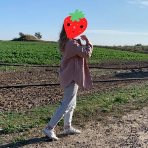 Jacka - Superfin vår/höstjacka i en smutsrosa färg. Använd fåtal gånger så ser ut som ny. 200kr + frakt