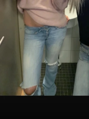 håljeans nelly - skicket syns i bilderna storlek xs köp nu eller på vinted!