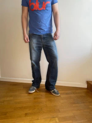 Bootcut jeans Levi’s 512  - Säljer dessa feta bootcut jeans mått finns i bilderna mådellen är 178 