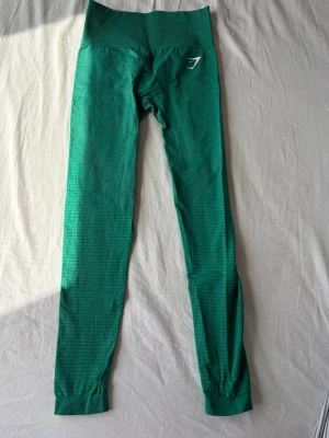 Gröna seamless leggings från Gymshark - Snygga gröna leggings från Gymshark med hög midja och seamless design. 