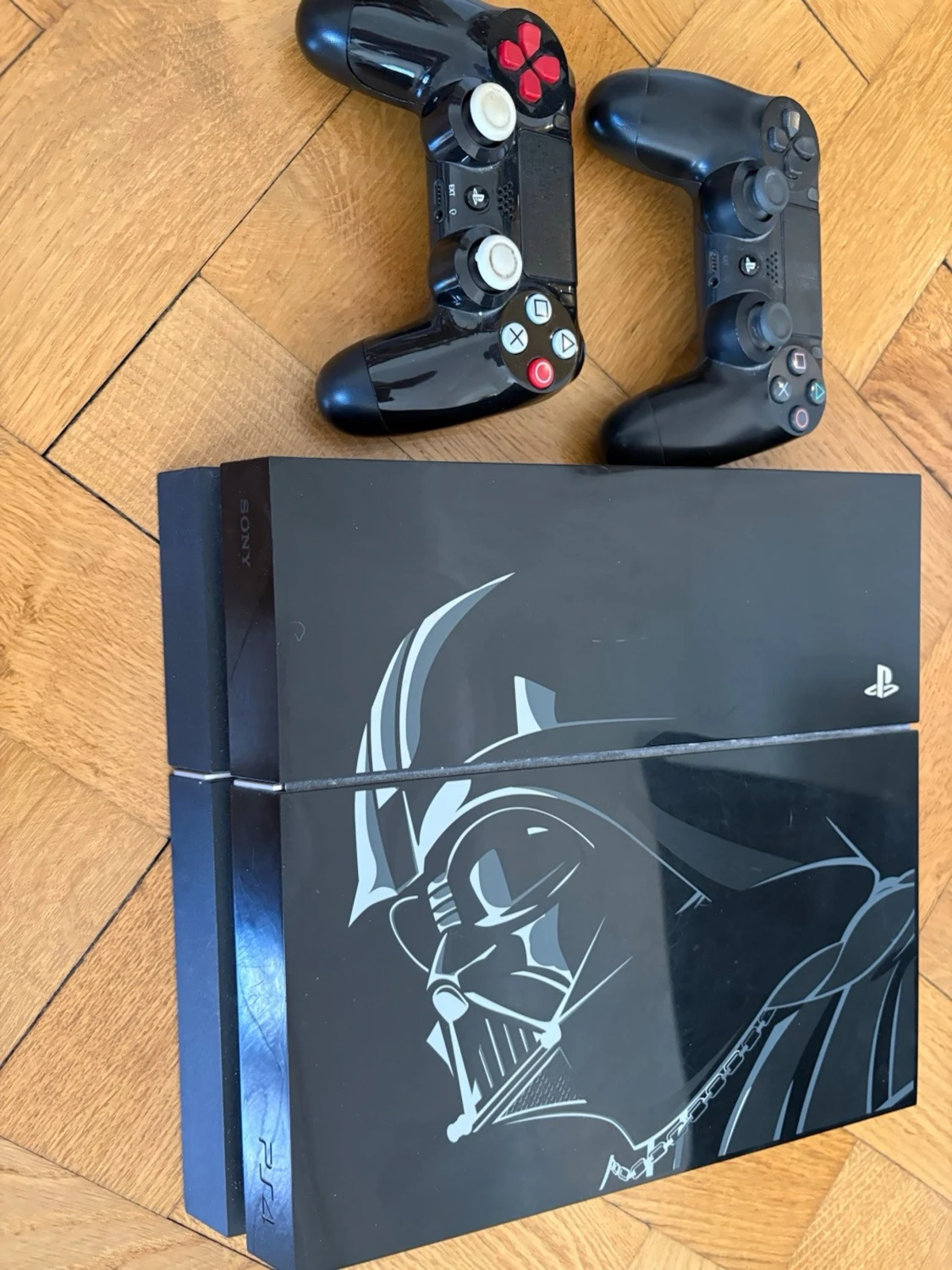 PlayStation 4 Star Wars Edition + 2 kontroller