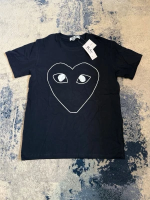 CDG T-shirt  - Mörkblå 