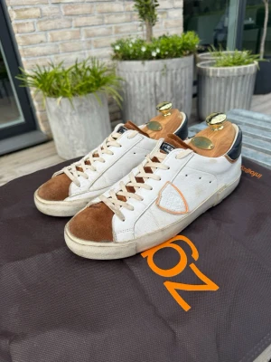 Philippe Model prsx skor - Säljer Philippe Model prsx i storlek 41, true to size. Har inte haft de så länge så väldigt bra skick! Hör av dig vid frågor.