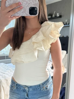 Body - Söt body från Zara. Inga defekter!💕