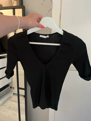 Zara topp - skitnsygg topp ifrån Zara, väldigt trendig och i nytt skick!
