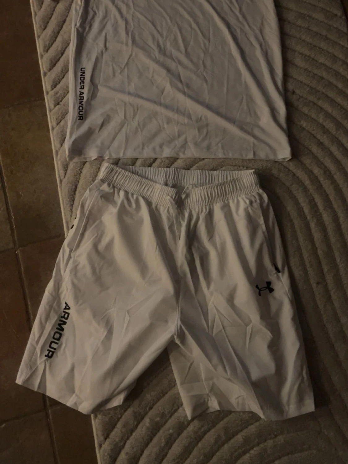 Grått träningsset från Under Armour - 1