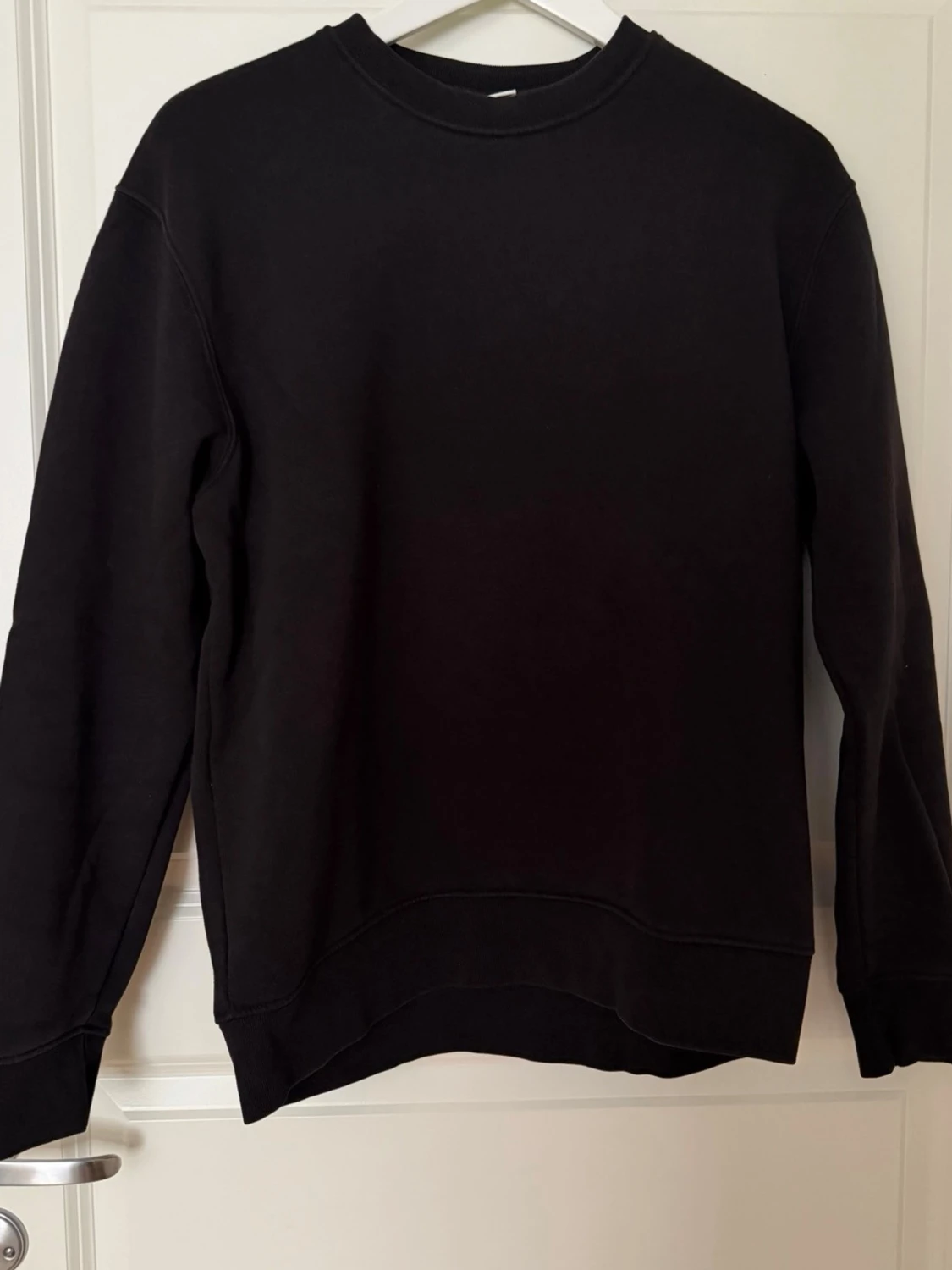 Svart basic sweatshirt från Zara