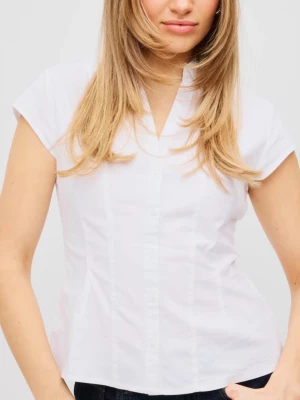 Topp - Så söt skjortliknande kortärmad topp! Så basic och passar till allt, super söt🌺passar storlek S/xs och den är aldrig andvänd, bara att fråga om mer bilder osv!