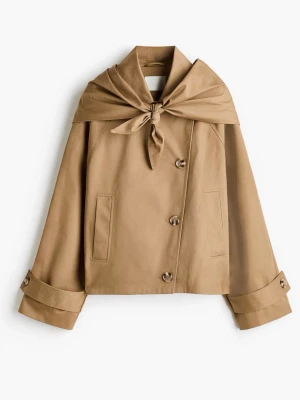 Trenchcoat med scarf - Säljer min superfina trenchcoat med scarf! Säljer den på grund av att den inte kommer till användning💕