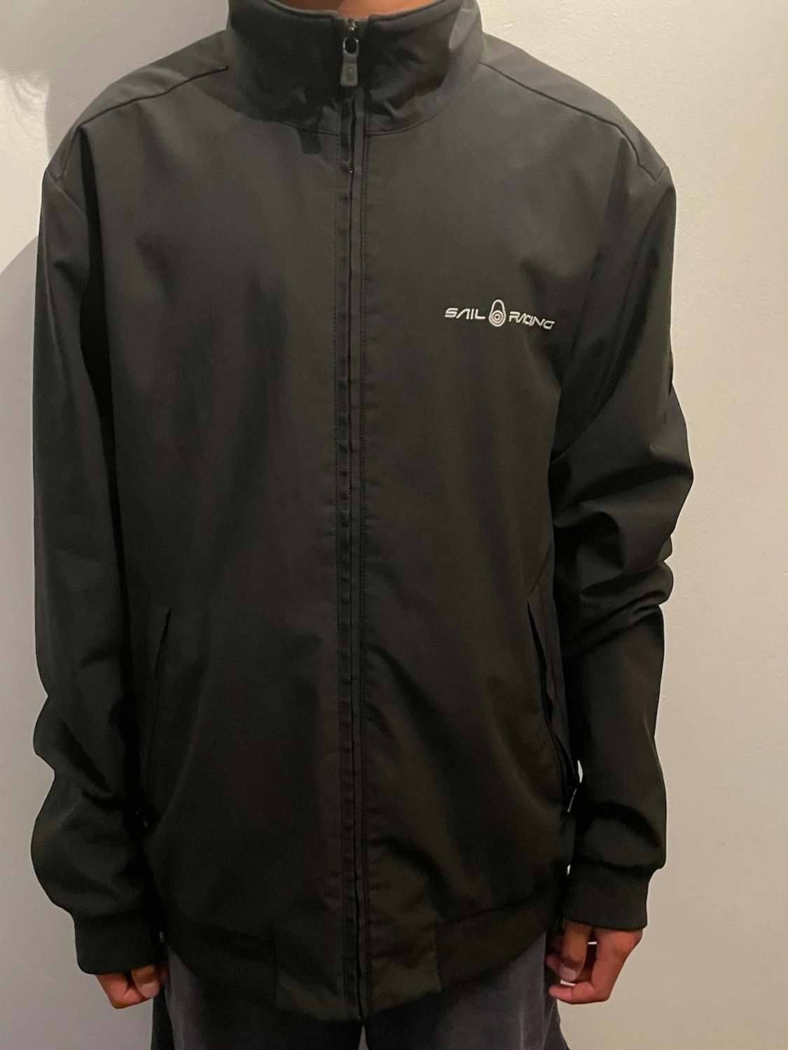 Svart softshell från Sail Racing