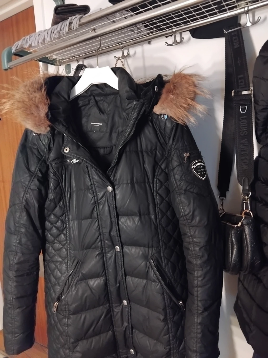 Rock and blue jacka  - 1