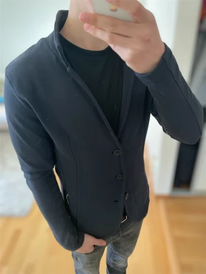 Cardigan/kavaj med knappar - Skick 9/10 riktigt snygg | skriv vid frågor eller funderingar!