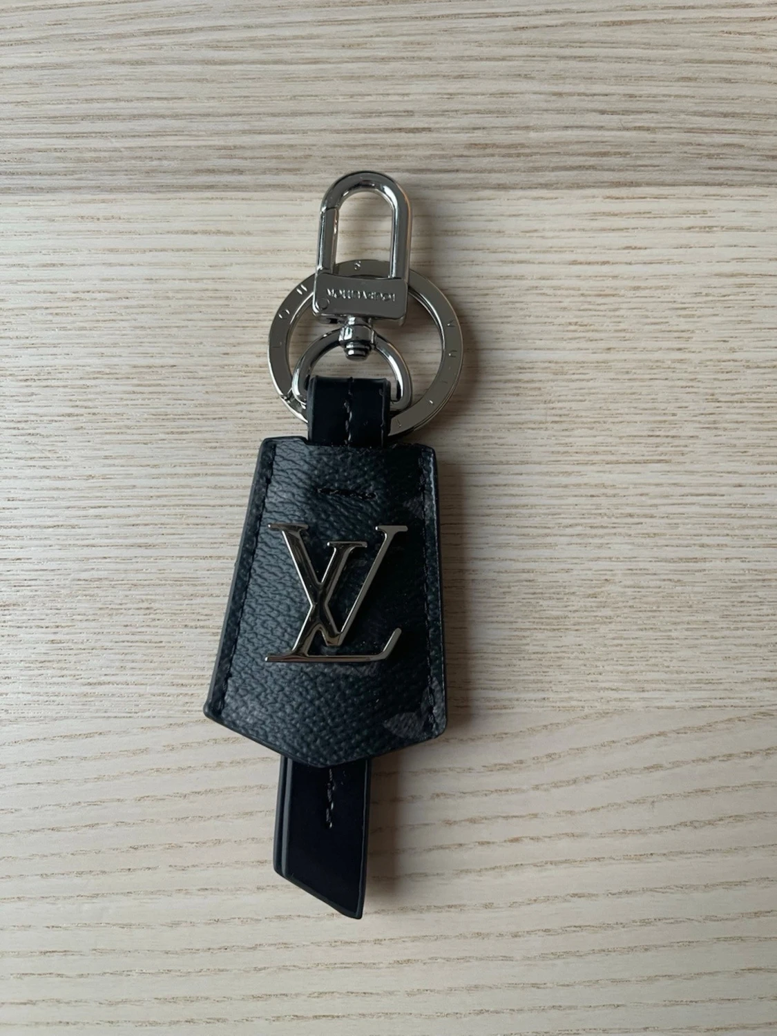 Vuitton svart nyckelring - 4